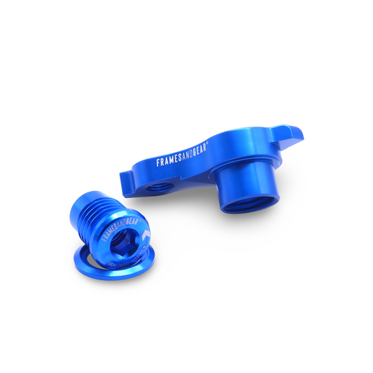 Lightweight blue UDH hanger for SRAM transmission and universal derailleur setup